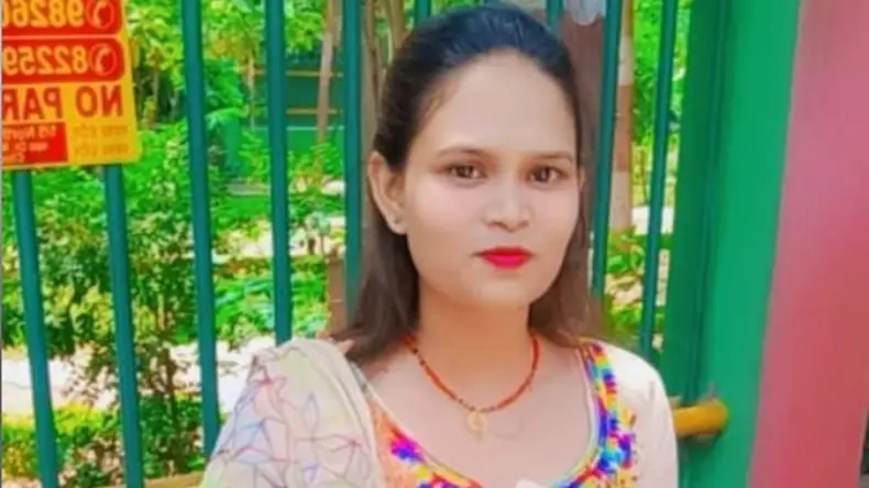 मां बेटे के कमरे में सफाई करने घुसी, अचानक बिस्तर पर देखा ऐसा चीज, पैरों तले खिसक गई जमीन!