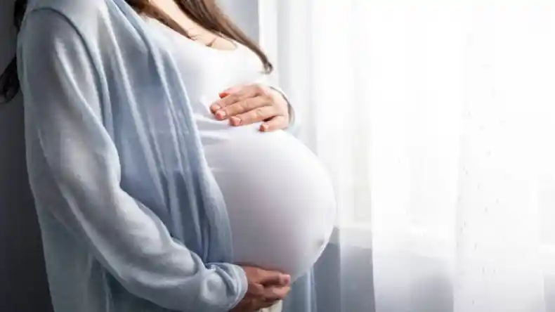 प्रेग्नेंसी के दौरान किन बीमारियों का रहता है खतरा, कैसे करें बचाव