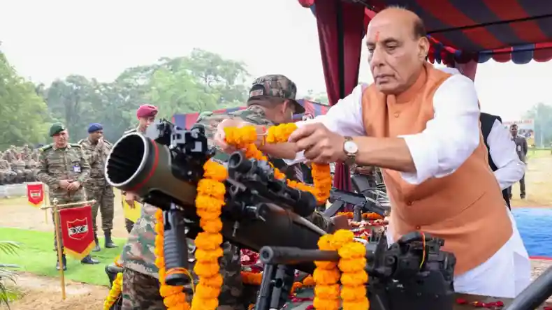 विजयादशमी पर शस्त्र पूजा, जरूरत पड़ी तो इन हथियारों का इस्तेमाल किया जाएगा; राजनाथ