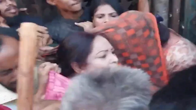 शेख हसीना को भारत में शरण देना सही या गलत… सर्वे में लोगों ने कही चौंकाने वाली बात