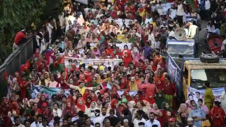 प्रियंका गांधी के सामने म​हिलाओं ने लगाया जय श्री राम का नारा, फिर जो हुआ आपको भरोसा ना हो