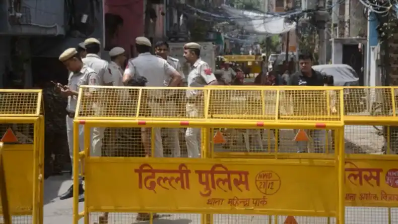 AIR India: गोरखपुर की पहली महिला पायलट सृष्टि तुली ने बॉयफ्रेंड से तंग आकर कर लिया सुसाइड