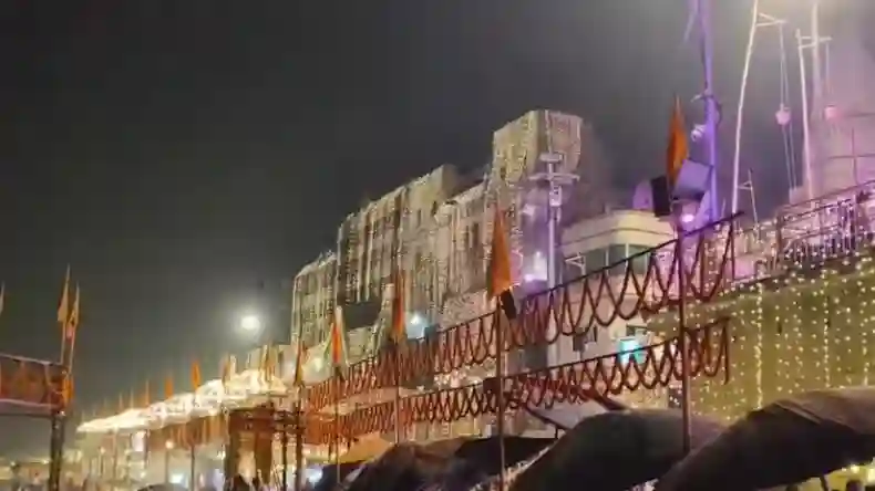 जयमाला से पहले दूल्हे ने बदली अपनी फितरत, कहा- गाड़ी नहीं तो शादी नहीं!