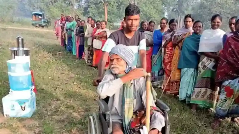 झारखंड में 11 बजे तक 29% मतदान, आदिवासी रिजर्व सीटों पर वोटिंग की रफ़्तार तेज