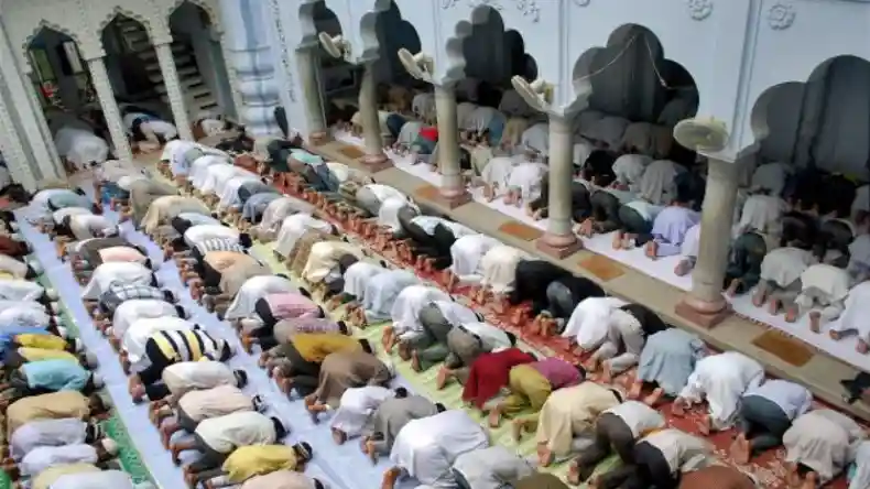 इस्लामिक देशों से भगाये गए मुस्लिमों का ब्रिटेन बना सहारा, अब शरिया की करने लगे मांग, सर्वे में आया हैरान करने वाला सच