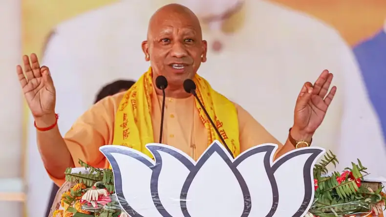 छात्रों के आगे झुकी योगी सरकार, हार मांग पूरी, अब एक शिफ्ट में ही होगा एग्जाम