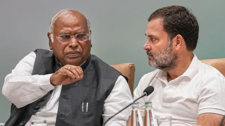 मनमोहन सिंह का निधन: कर्नाटक में कांग्रेस की रैली रद्द, दिल्ली लौट रहे खड़गे-राहुल