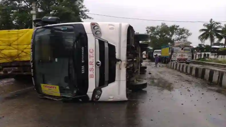 महाराष्ट्र के गोदिया में भीषण सड़क हादसा, 11 लोगों की दर्दनाक मौत, 33 घायल