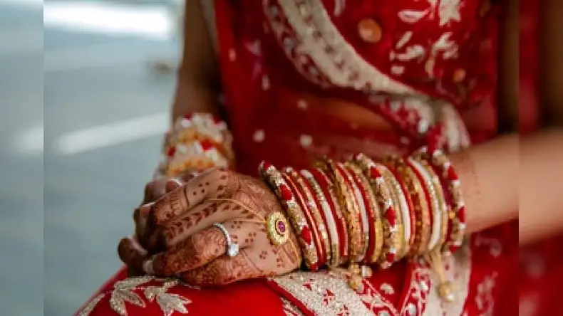 एक गांव में 40 अविवाहित महिलाएं पेट से, सच जानकर रह जाएंगे दंग!