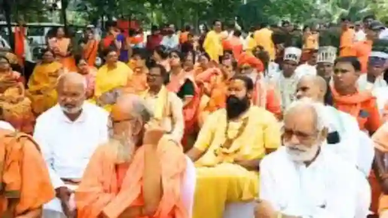 CM की दौड़ में पिछड़े शिंदे! iTV सर्वे में 58% लोगों ने कहा फडणवीस को बनाओ मुख्यमंत्री