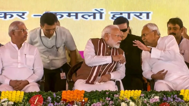 इंडिया गठबंधन की बढ़ रही है मुश्किलें, NDA मारने जा रहा है बाजी, क्या फिर से खिलेगा कमल