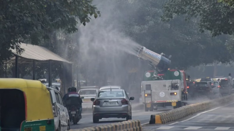 Delhi Weather: कड़ाके की ठंड और पॉल्यूशन से दिल्लीवालों का हाल बेहाल, जानें IMD का लेटेस्ट अपडेट