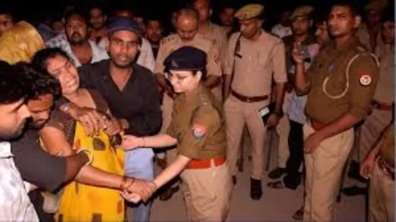 बहू की ‘खुशी’ ने पहुंचाया जेल, ससुर का मर्डर कराकर कर रही थी नौटंकी!