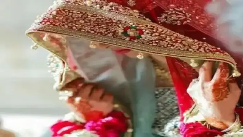 सूरत के स्पा-सैलून सेंटर में लगी भीषण आग, 2 लड़कियों की मौत