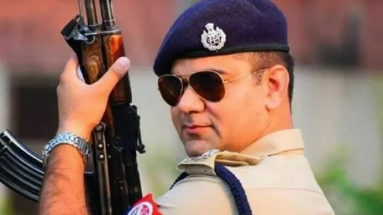 योगी के कड़क अफ़सर के कंधों पर 40 करोड़ हिंदुओं की जिम्मेदारी, जाने कौन हैं महाकुंभ में उतरने वाले अजय पाल शर्मा