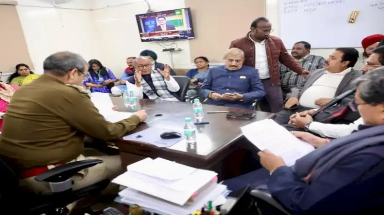 बीजेपी के बाद कांग्रेस ने भी दर्ज कराया केस, कहा- खड़गे जी के साथ बदसलूकी हुई