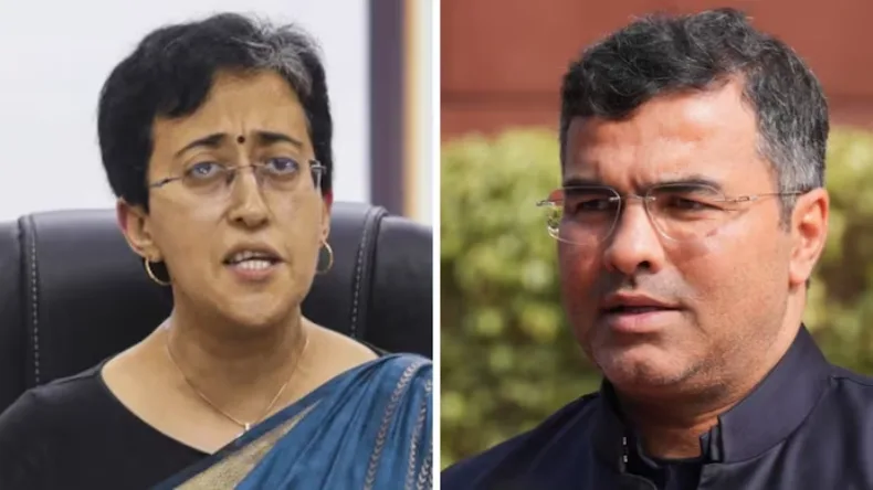 दिल्ली चुनाव कैश विवाद: संजय सिंह ने की ED में शिकायत, प्रवेश वर्मा बोले खिसियानी बिल्ली खंभा नोचे