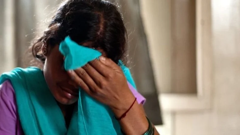 पिता ने किया बेटी की जिस्म का सौदा, चंद पैसों के लिए बेटी से कराया गंदा काम