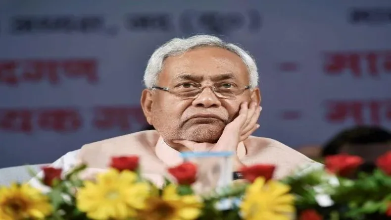 नीतीश कुमार कुर्सी बचाने के लिए चल पड़े दिल्ली, जल्द पलट सकता है तख्ता ! जानें यहां पूरी बात