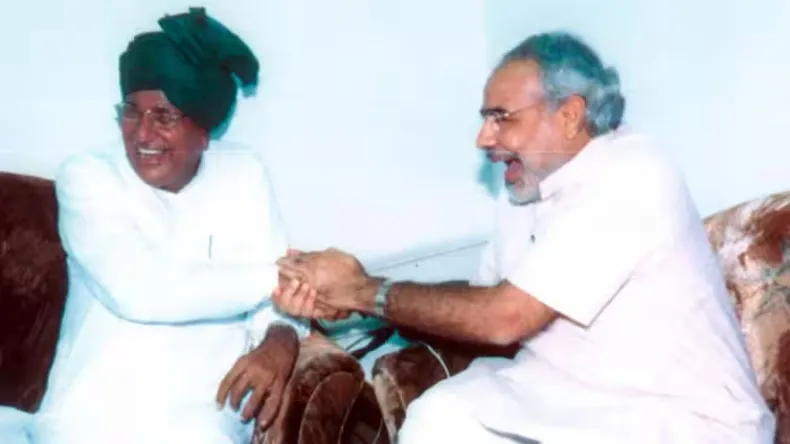 ओम प्रकाश चौटाला के निधन पर PM मोदी ने तस्वीर शेयर कर जताया दुख, इन नेताओं ने भी व्यक्त किया शोक