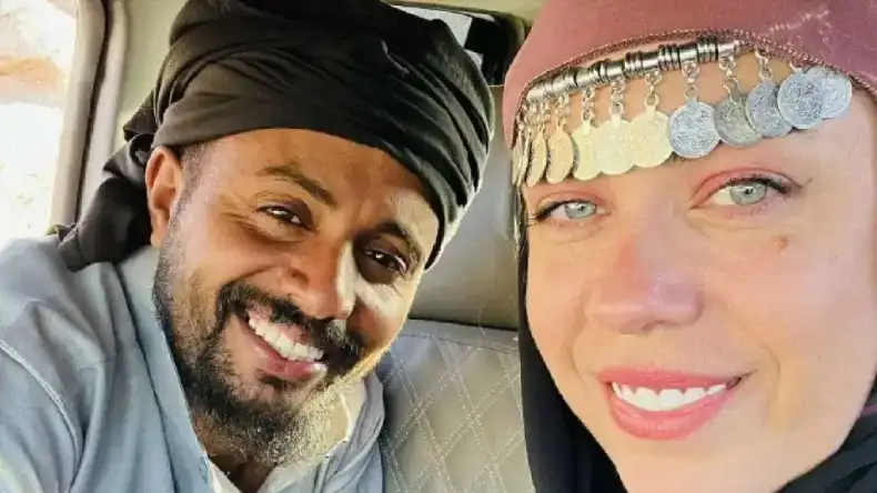 अमेरिका की लड़की को आदिवासी से हुआ प्यार, गुफा में प्रेमी के साथ कर रहा था यहा काम…