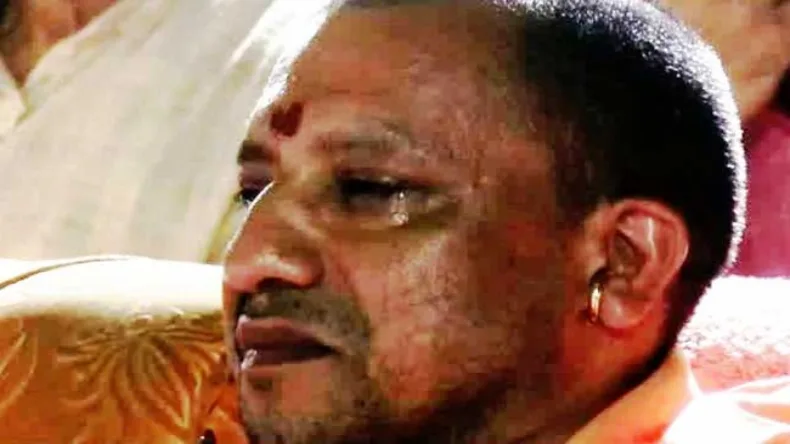 महाकुंभ भगदड़ में श्रद्धालुओं की मौत पर रो पड़े CM योगी, आंखों में आंसू के साथ किया बड़ा ऐलान