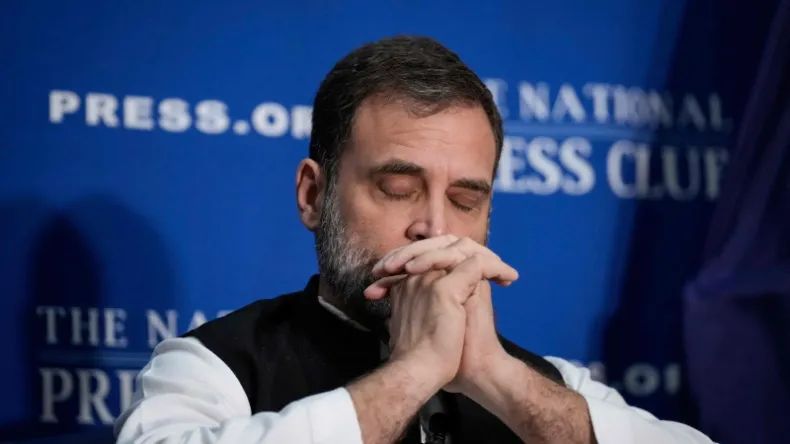 सावरकर पर बयान देकर बुरे फंसे राहुल गांधी, कोर्ट बोला- तुरंत पेश हों, जुर्माना भी लगाया