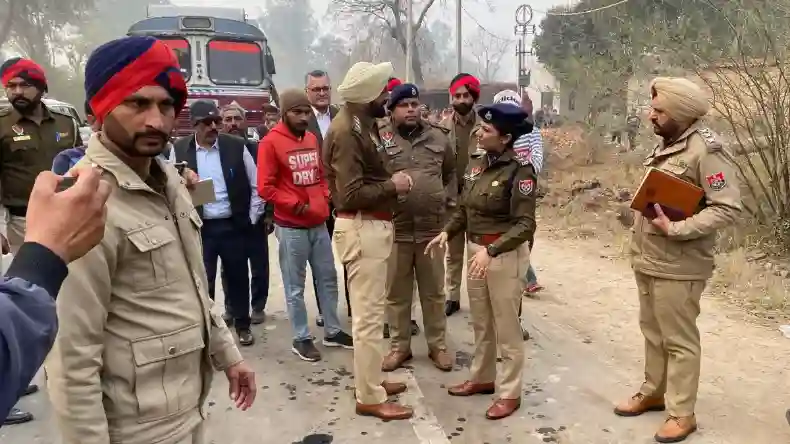 पंजाब में बोलेरो पिकअप और कैंटर की भिड़ंत से बड़ा हादसा, 11 की मौत और 15 की हालत गंभीर