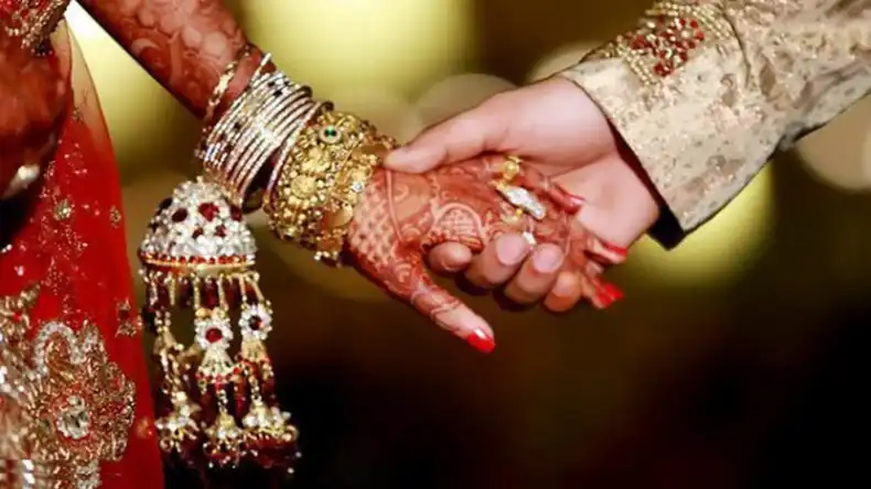 मुस्लिम युवक बना हिंदू, नाम बदल कर रचाई शादी, फिर हुआ क्या ऐसा कांड…