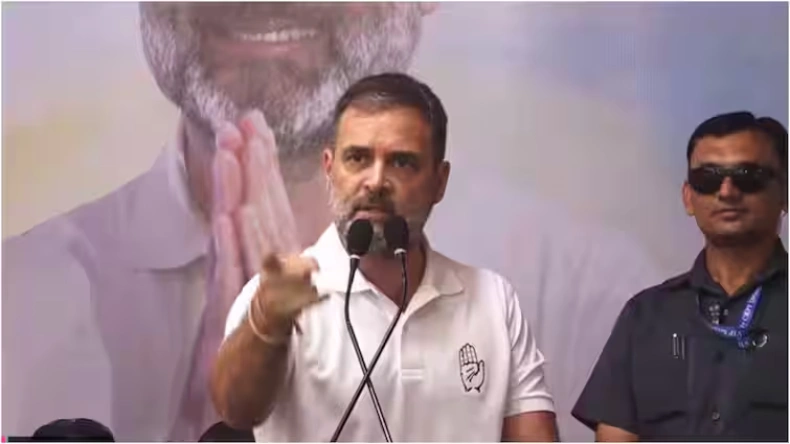 भयंकर शीतलहर की चपेट में कांग्रेस! दिल्ली चुनाव में नेताओं को मारी ऐसी ठंडी भड़क गए राहुल, सबको सुनाई खरी-खरी
