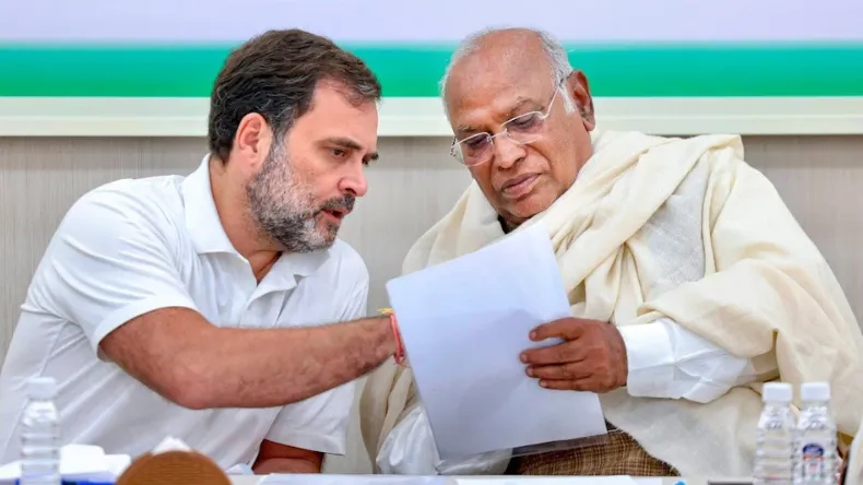 कांग्रेस ने जारी की बाकी 2 उम्मीदवारों की लिस्ट, रोहतास से सुरेश चौहान को मिला टिकट