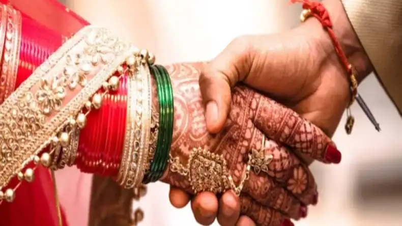 बहू के प्यार में पड़ा ससुर, बेटे को ही दिया धोखा, फिर जो हुआ…
