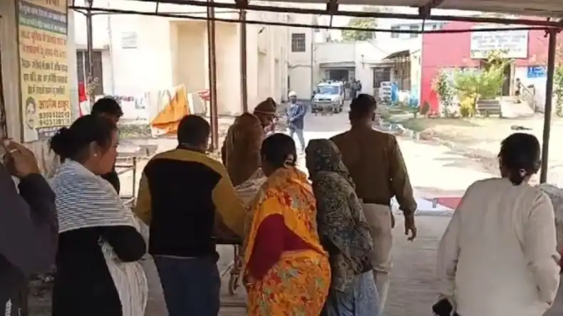 जबलपुर में टीचर ने की छात्रा के साथ हैवानियत, घर में घुसकर किया बलात्कार, मारपीट कर पिलाया जहर