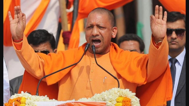 दिखाओ यमुना में डुबकी लगाकर! दिल्ली के दंगल में उतरे योगी ने पहले ही रैली में केजरीवाल को अच्छे से धो डाला