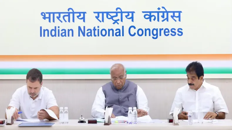 दिल्ली चुनाव के लिए कांग्रेस की तीसरी लिस्ट जारी, 15 उम्मीदवारों का ऐलान
