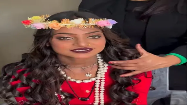 महाकुंभ में मोनालिसा बनीं हीरोइन! नए लुक में ‘वायरल गर्ल’ को पहचानना हुआ मुश्किल