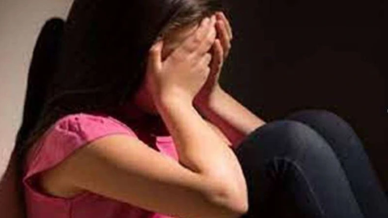 नाबालिग बच्चियों से अश्लील हरकत करता था प्रिंसिपल, खुलासा होने पर हुआ ये हाल, पुलिस ने किया गिरफ्तार