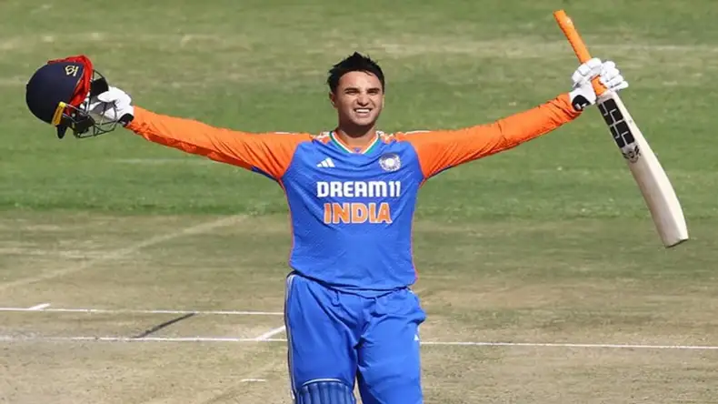 अभिषेक शर्मा की तूफानी पारी से इंग्लैंड के गेंदबाजों के उड़े होश, मुंबई में मचाया कोहराम
