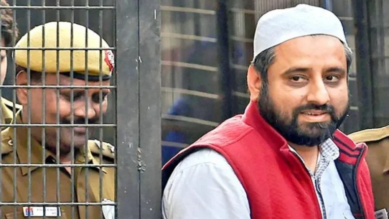 जिस कोर्ट को गाली देकर भागा था अमानतुल्लाह खान उसी ने दे दी बड़ी राहत, अब नहीं होगी गिरफ्तारी!