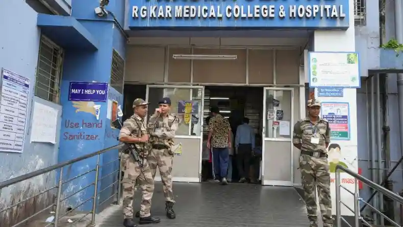 आरजी कर मेडिकल कॉलेज में एक और खौफनाक मंजर, एमबीबीएस छात्रा अस्पताल के क्वार्टर में लटकी हुई मिली!