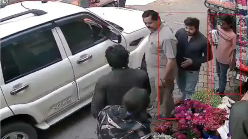 चाचा BJP के मंत्री हैं! बोलकर भतीजे ने दंपत्ति को सड़क पर पीटा, पति – पत्नी ने CM योगी से लगाई न्याय की गुहार