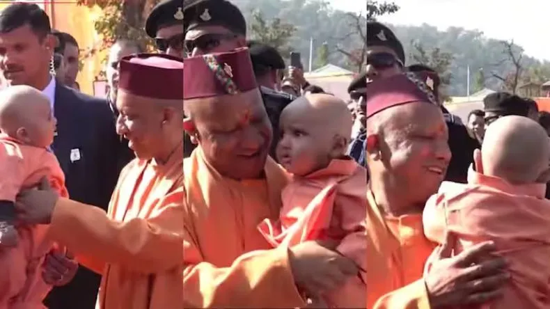 8 महीने के ‘छोटे योगी’ से मिलकर गदगद हुए CM योगी, गोद में लेकर खूब खिलाया