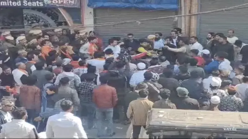 बुर्के वाली ने तो मार करा दिया! भाजपा के आरोपों पर BLO ने लगाई मुहर, दिल्ली में पड़े हैं फर्जी वोट