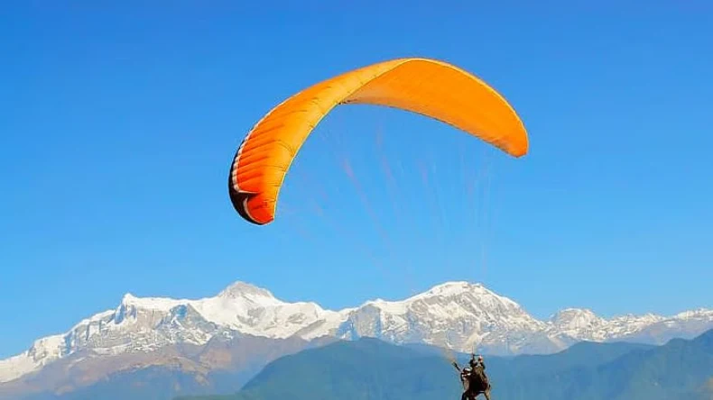 Dharamshala: पैराग्लाइडिंग के बदले नियम, हादसों की वजह से प्रशासन ने सुनाया बड़ा फैसला!