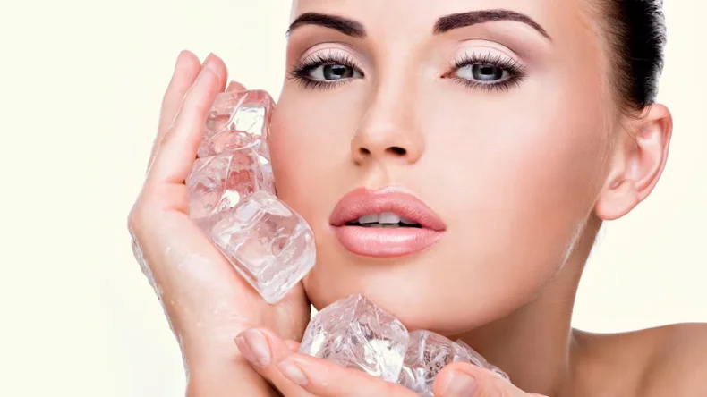 क्या होता है Ice Facial? जाने पड़ता है इसका स्किन पर प्रभाव, इस तरह चेहरे पर लगाएं