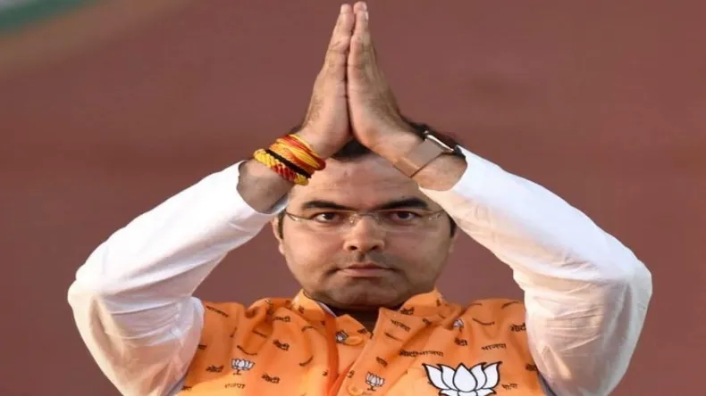 केजरीवाल को हराकर हीरो बने प्रवेश वर्मा,  शाह ने मिलने के लिए बुलाया घर