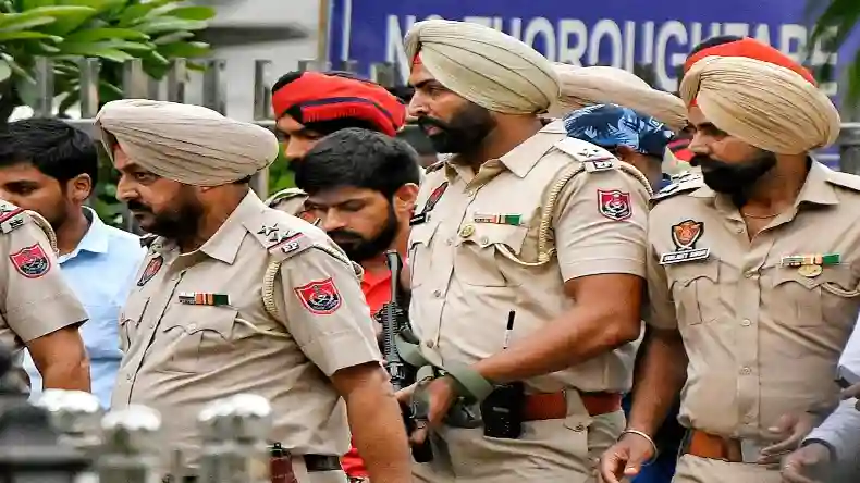 पंजाब पुलिस में कांस्टेबल के 1700 पदों पर निकली भर्ती, 13 मार्च तक करें अप्लाई  