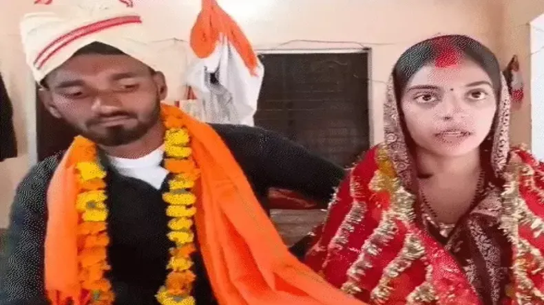 हलाला से परेशान होकर रिद्धि बन गई रहीमा, इस्लाम छोड़कर हिंदू युवक से रचाई शादी, अब घूम-घूमकर पढ़ रही गायत्री मन्त्र