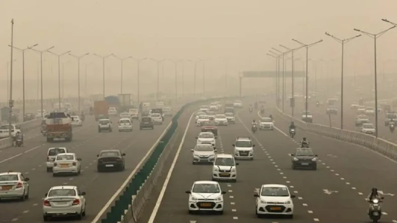 कहीं बरसेंगे बादल तो कहीं खिलेगी धूप, जानें आज देशभर में कैसा रहेगा मौसम का हाल