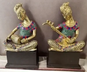 DOKRA ARTWORK MUSICIANS WITH STUDDED STONE WORK